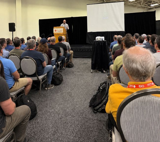 A full room for Jonathon Anderson's containerized HPC workflows talk